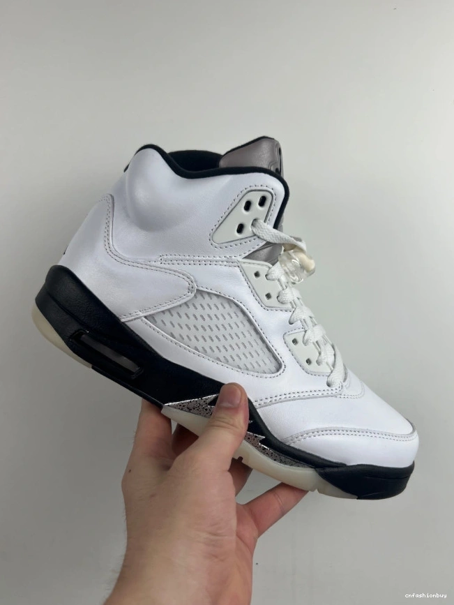 JORDAN DD0587-110 5 BLACK' 'WHITE AIR RETRO 1121